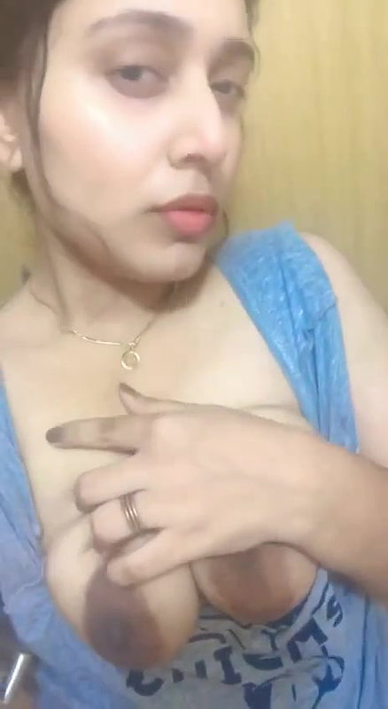 Bengali sex aunty topless selfie boob press clip