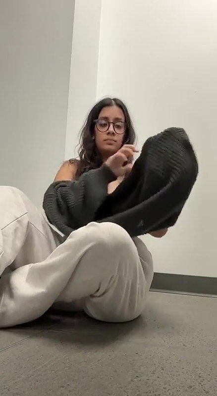 gf full nude show 5