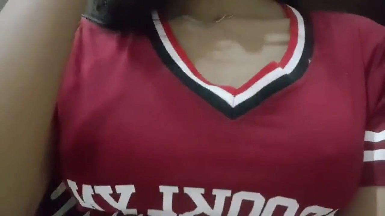BEAUTIFUL SEXY HORNY GIRL SHOWING THICK ASS PERFECT BIG ROUND BOOBS SUCKING NIPPLES
