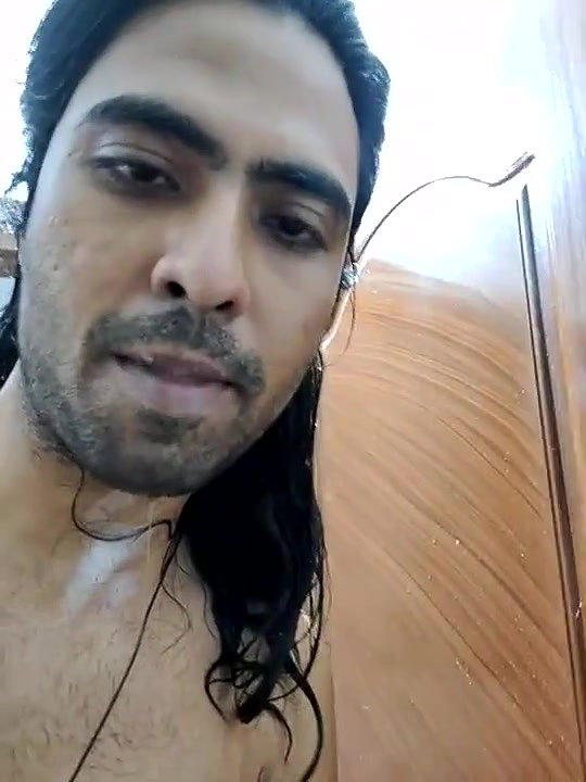 Boyfriend girlfriend bathing together