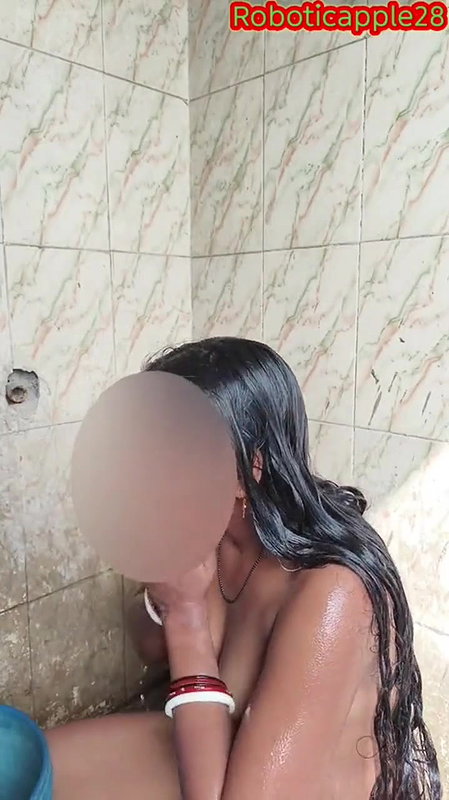 dusky skin aunty bathing