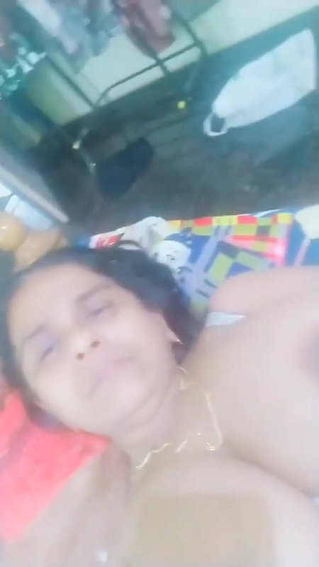 Big Boobs Horny Mallu Aunty Fully Nude Showing