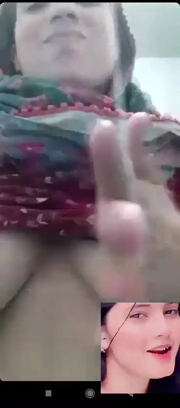 Pakistani beautiful lady viral boobs show MMS