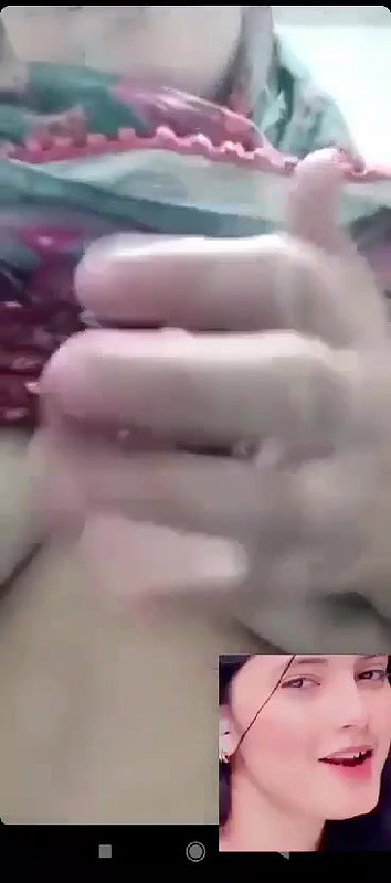 Pakistani beautiful lady viral boobs show MMS