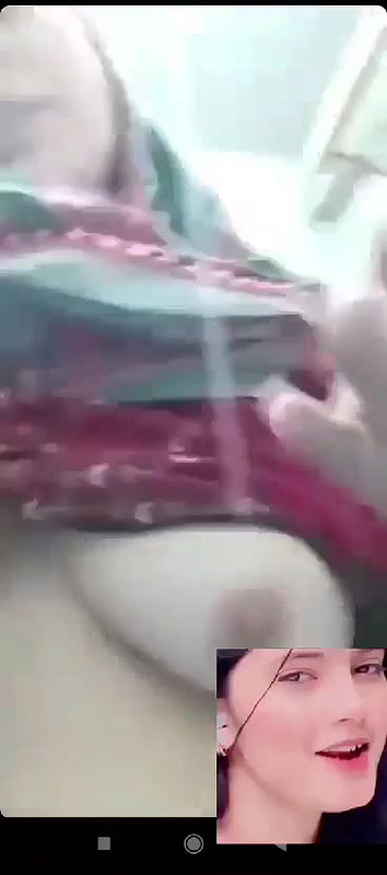 Pakistani beautiful lady viral boobs show MMS