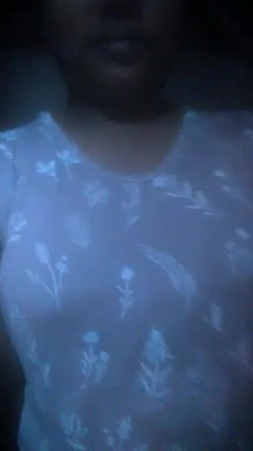 South Indian girlfriend boobs show selfie