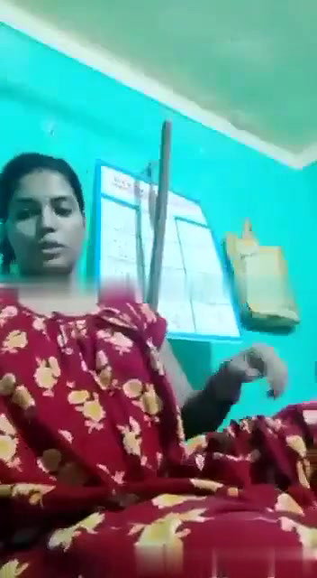 bhabhi removing nighty and big boobs viral show