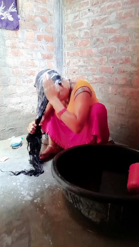 village bhabhi wet big boobs show during bath