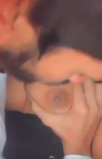 Paki lovers kissing and lover boob sucking