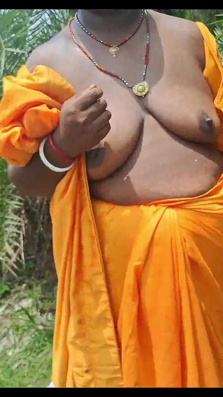 mature Desi randi sex outdoors in standing state