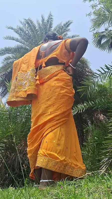mature Desi randi sex outdoors in standing state