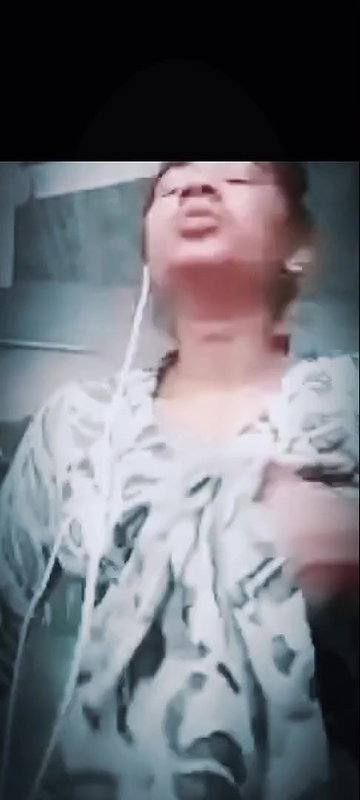 first time boob show of a hot Indian viral girl