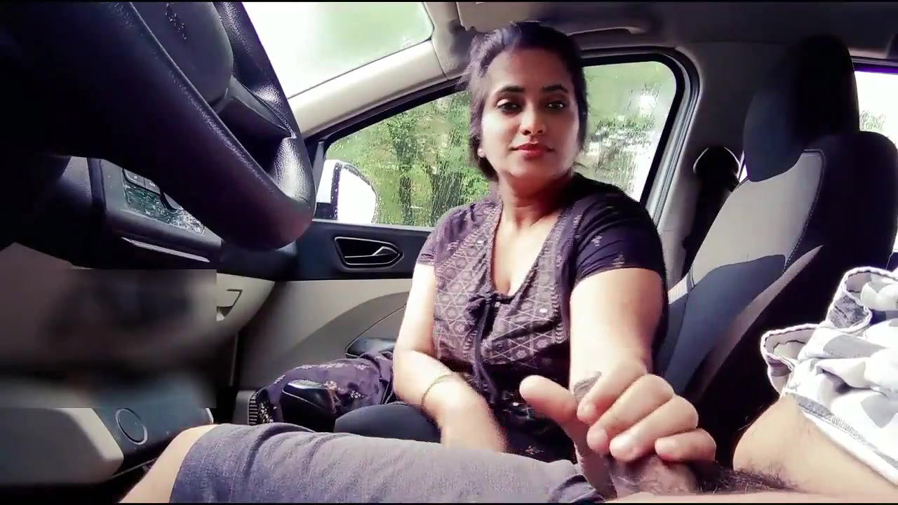 big boobs girlfriend sex in car viral outdoor