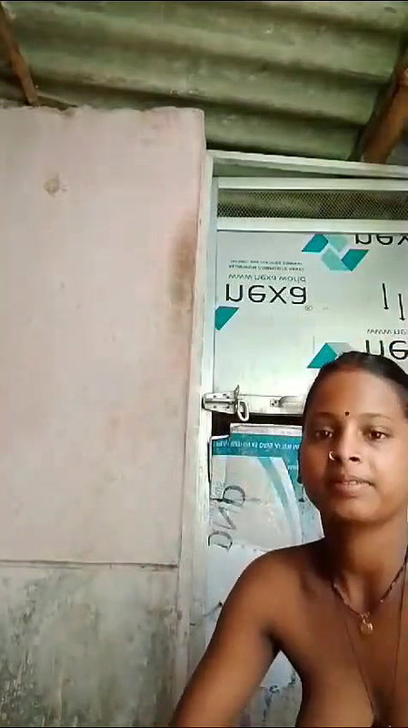 dusky village bhabhi nude bath video for ex lover