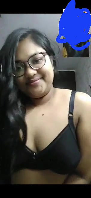girlfriend removing bra and viral big boobs show