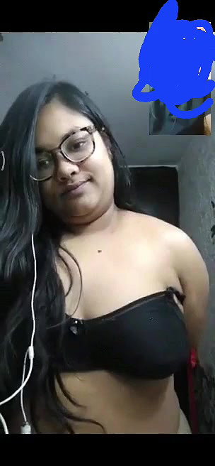 girlfriend removing bra and viral big boobs show