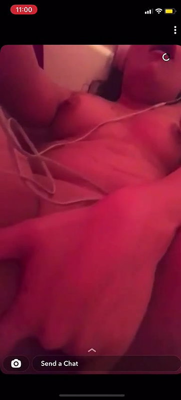 Indian girl fingering horny pussy in nudity