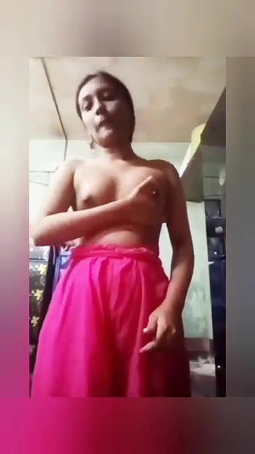 cute girl tiny boobs showing viral Desi MMS