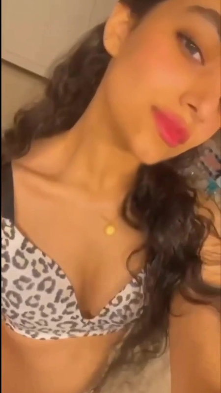 Pakistani sex selfie girl small boobs exposed
