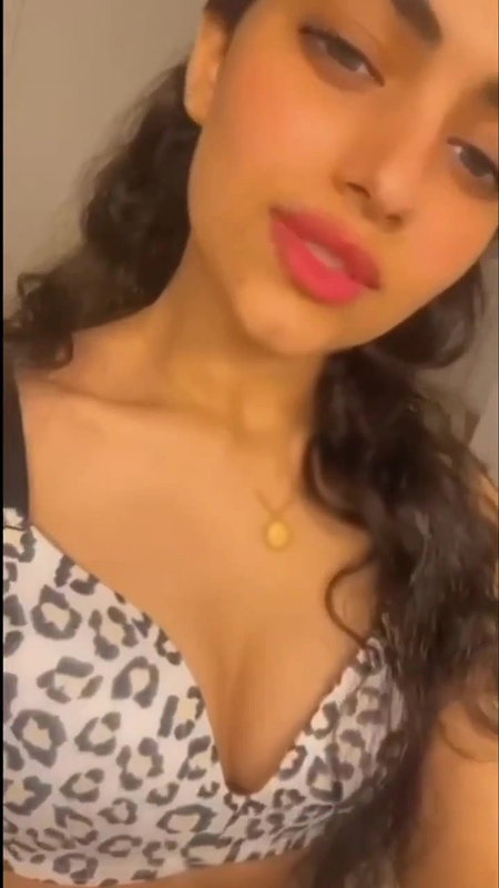 Pakistani sex selfie girl small boobs exposed