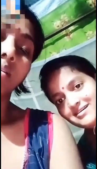 lesbian MILF nude video call show for money