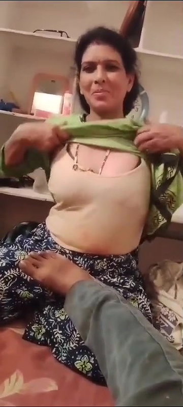 big boobs sexy bhabhi getting ready for sex