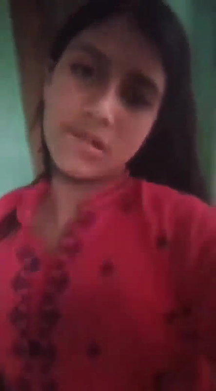 cute college girlfriend boobs show viral MMS