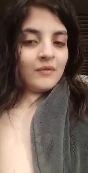 cute Indian girl boob show seducing boyfriend