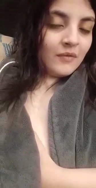 cute Indian girl boob show seducing boyfriend
