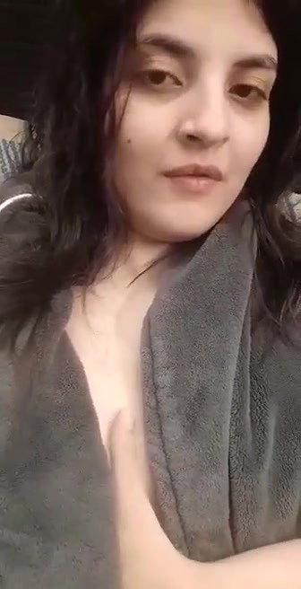 cute Indian girl boob show seducing boyfriend