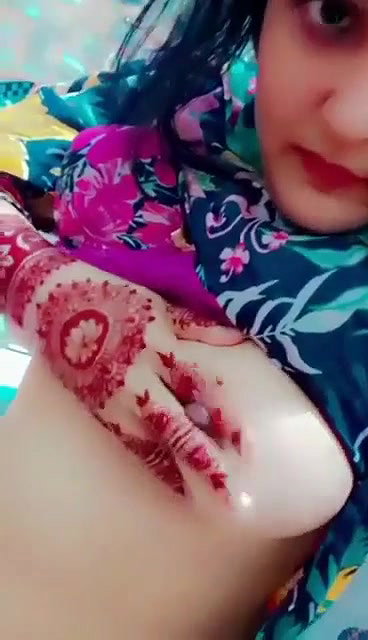beautiful Pakistani sex GF naked viral show