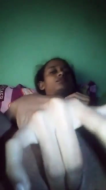 horny girl fingering wet pussy in Srilankan sex