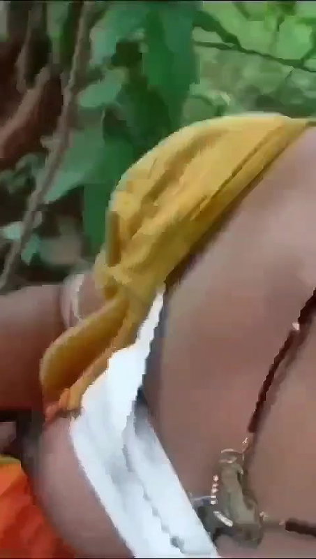 Desi aunty outdoor sex and blowjob in jungle