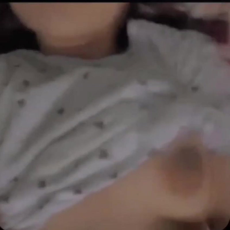 Bangladeshi sex chat girl showing her boobs