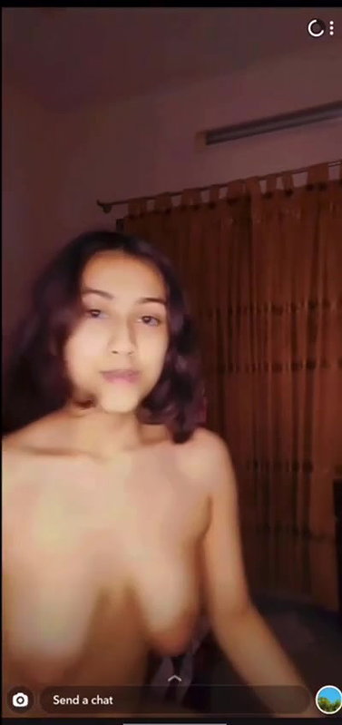 sexy ass slim Desi girl nude on cam viral show