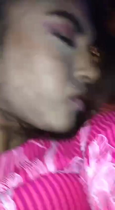 blonde hair Indian girl boobs show viral MMS