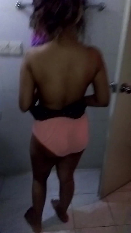 viral desi girl nude before lover in bathroom
