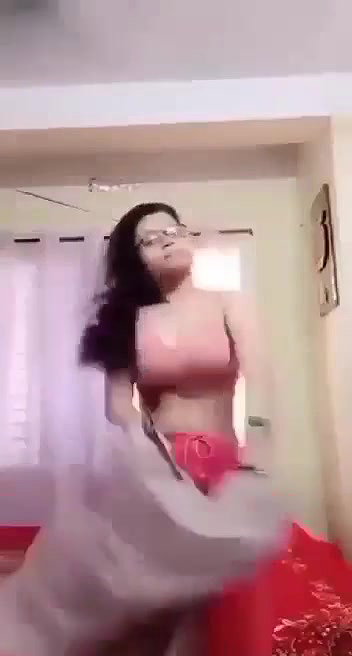 college girl big boobs showing and viral nude