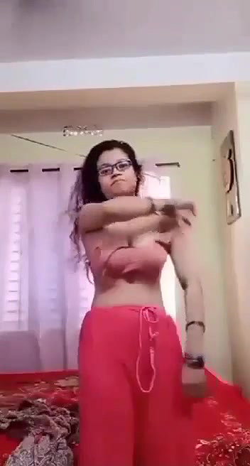 college girl big boobs showing and viral nude