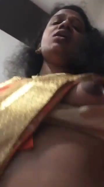 saree girl boob show to lover and boob press