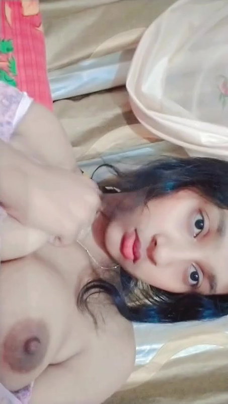 gorgeous college girl boobs show viral MMS