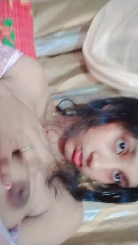 gorgeous college girl boobs show viral MMS