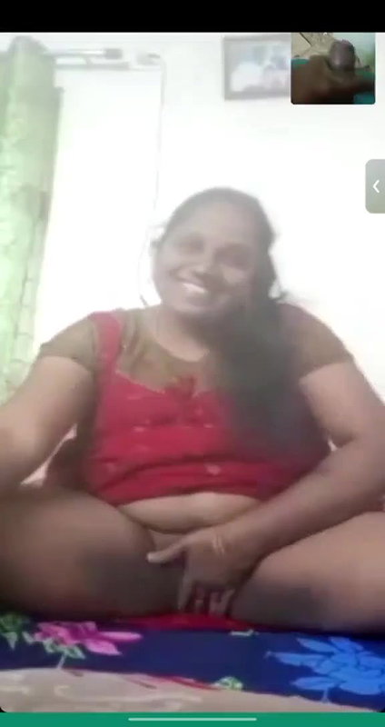 mature aunty masturbating on live video call sex