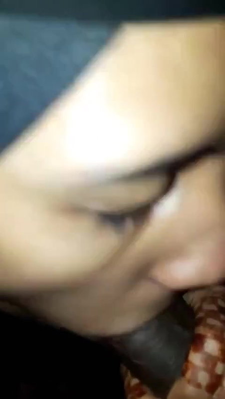 Burka girl sucking dick in Bengali sex video