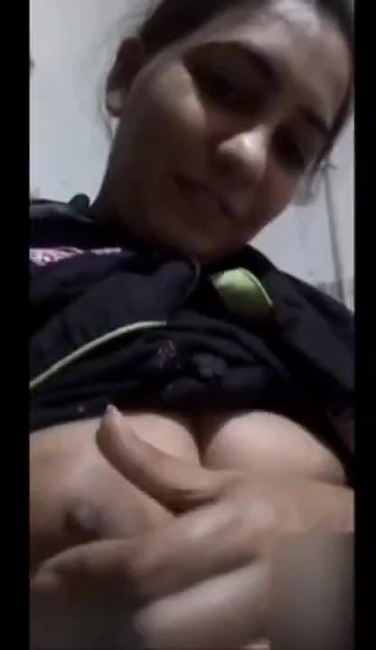 thick boobs Indian girl topless selfie video
