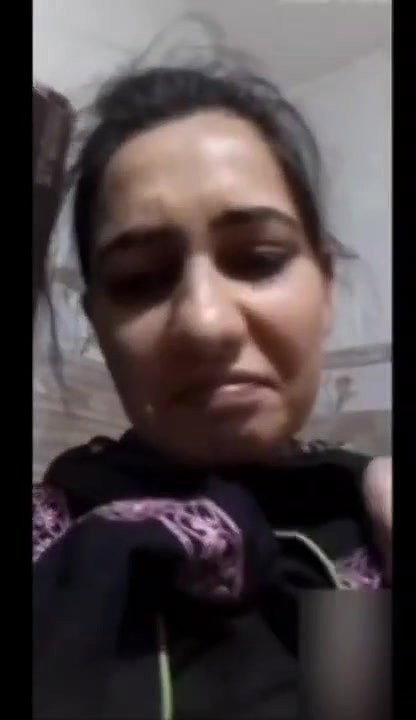 thick boobs Indian girl topless selfie video