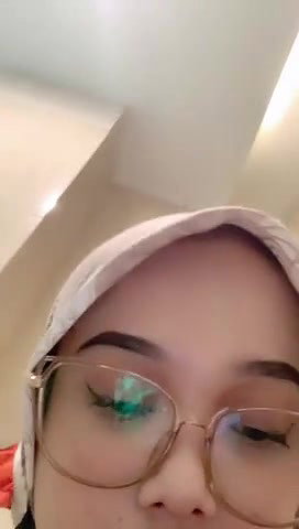 hijab girl horny fingering in public bathroom