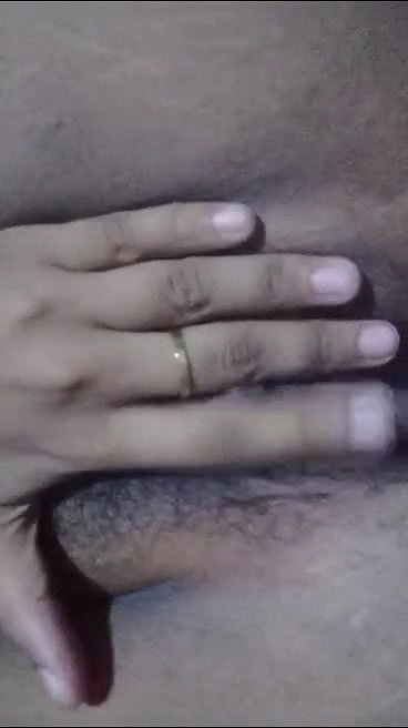 Desi GF hairy pussy rubbing in horniness