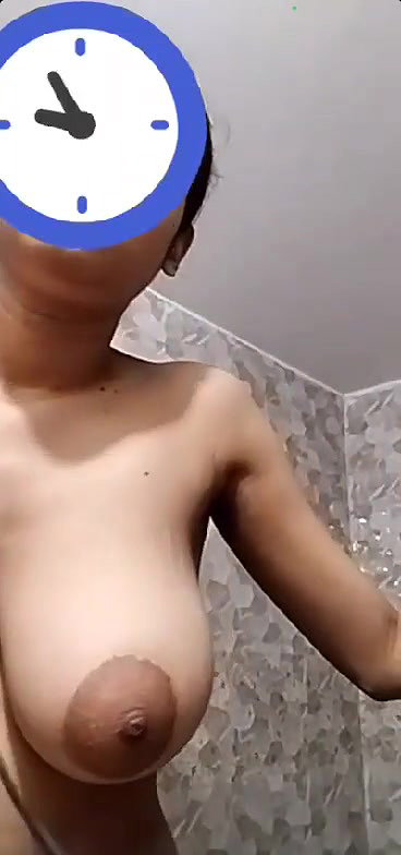 big boobs girlfriend naked fingering on video call