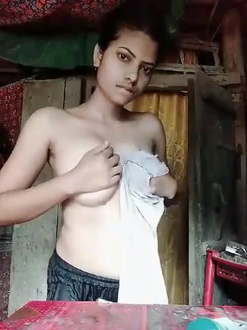 Desi Village Slim Girl Showing